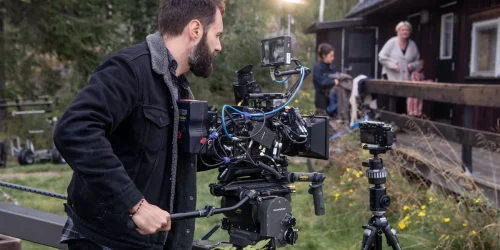 Touching Love© Ralph Martin Fleischer / Photo by Simon Battensby